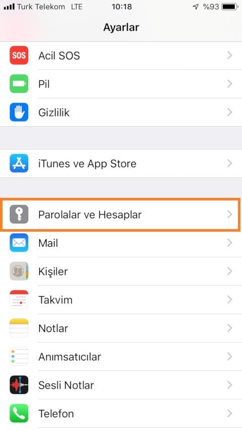 iOS 12 ile zayıf, yeniden kullanılmış parolalarınızı kolayca bulun ve değiştirin